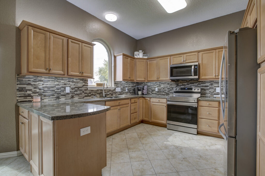 6000 Prairie Wood Ct. - Kitchen - FireBoss Realty