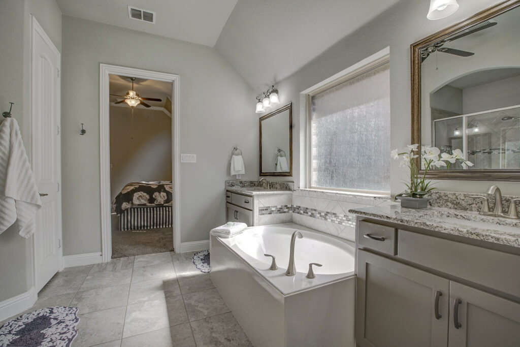 627 Bridgewater St. Euless, TX - FireBoss Realty