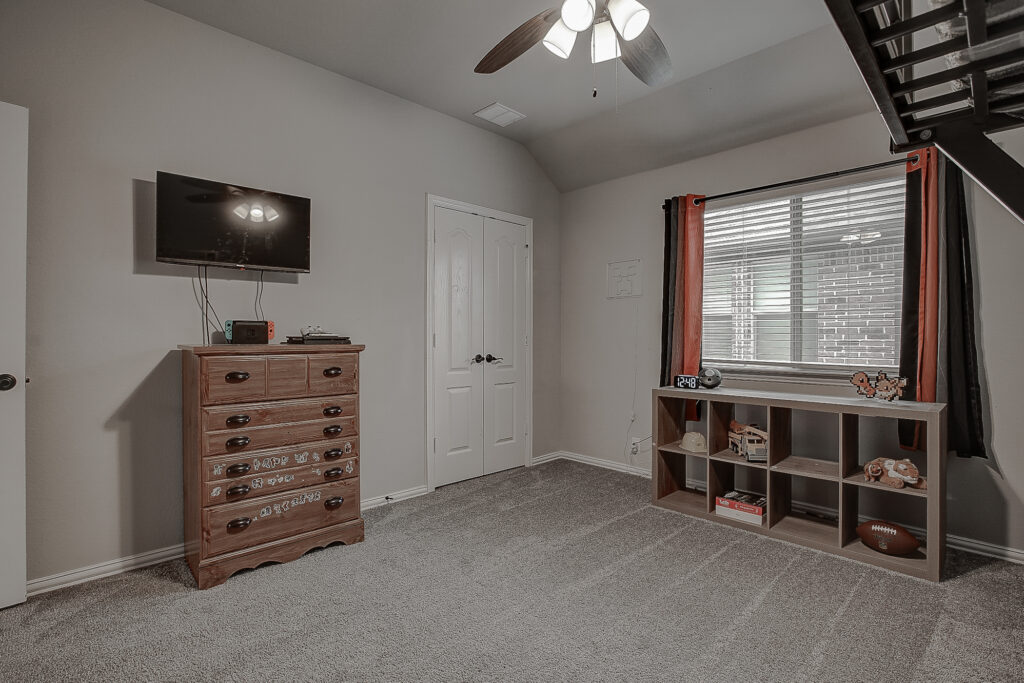 24Third Bedroom32